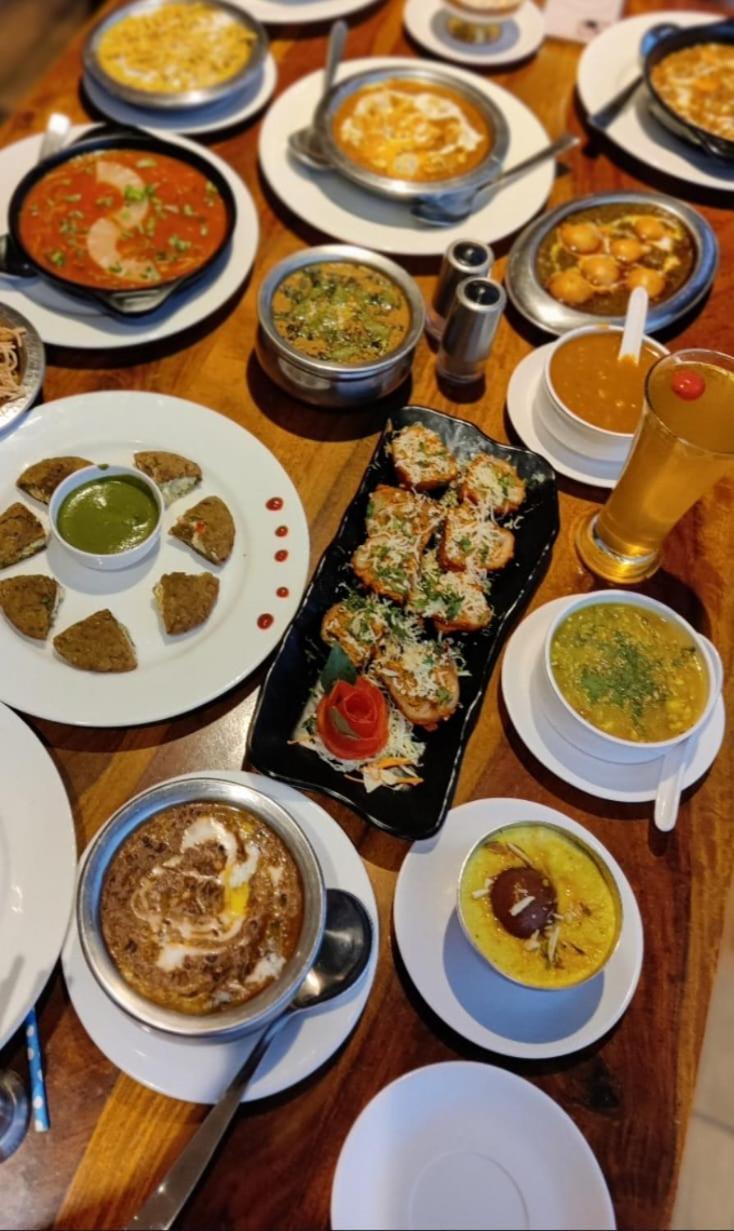 The Ashoka Hotel Indore Eksteriør bilde