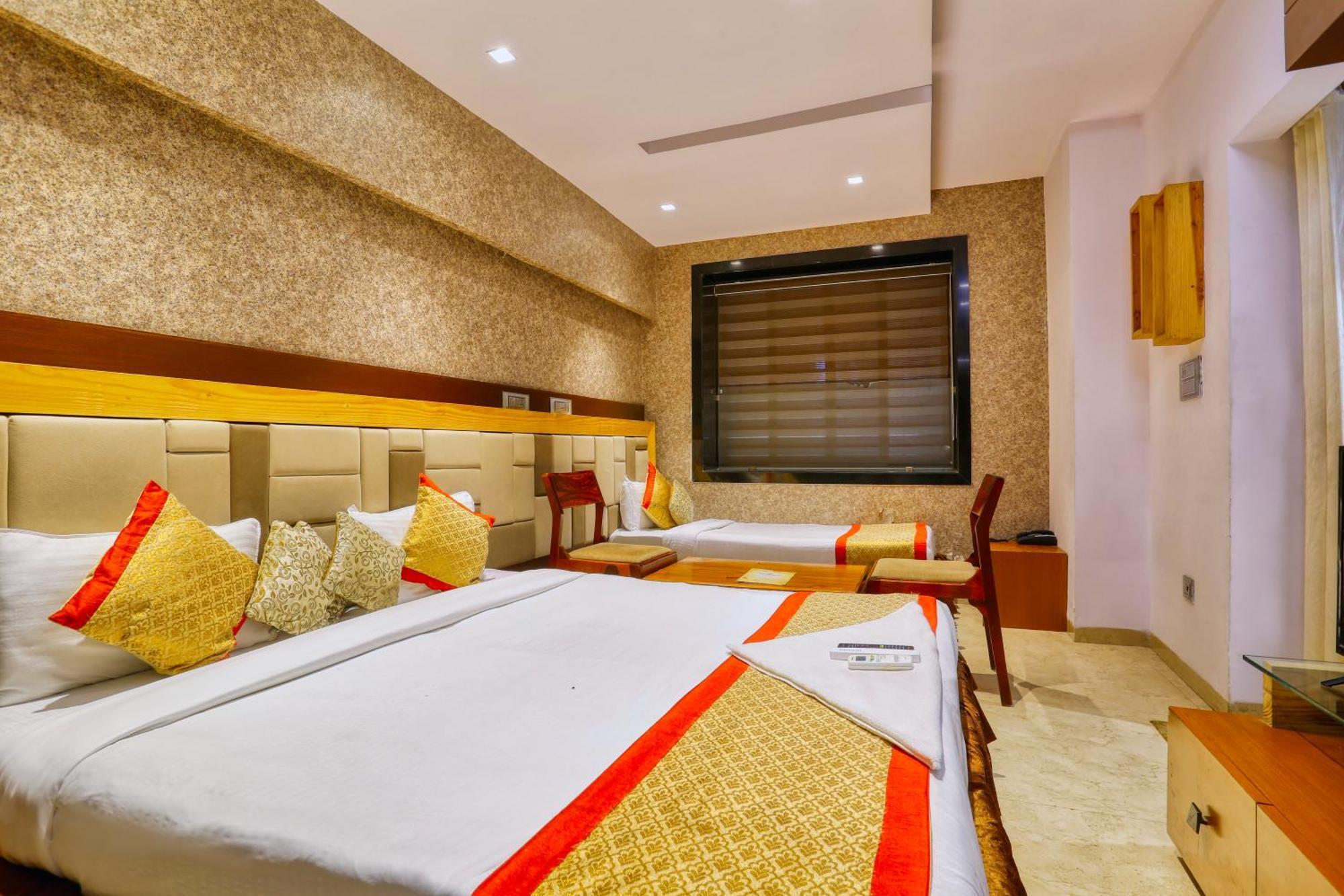 The Ashoka Hotel Indore Eksteriør bilde