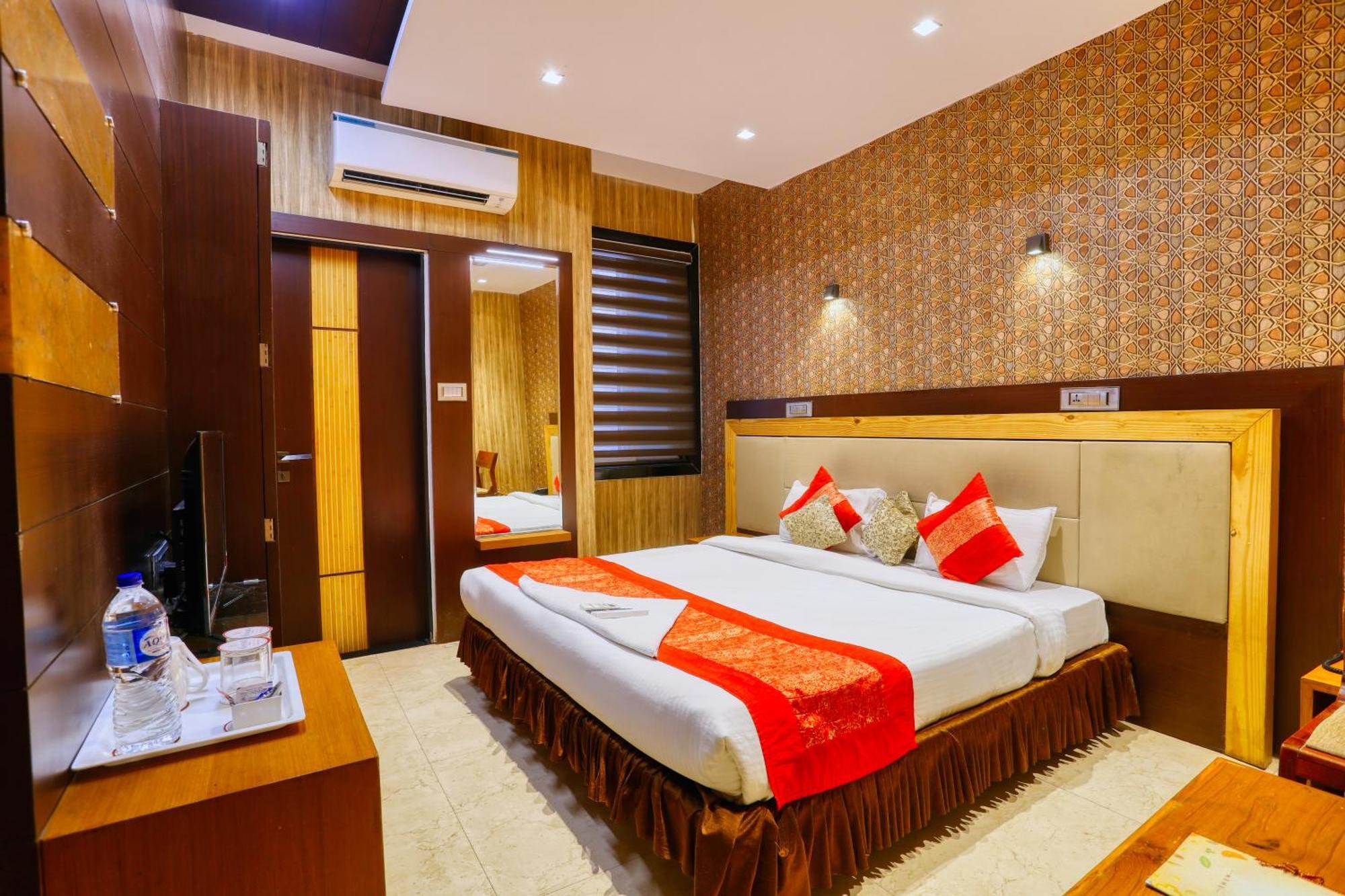 The Ashoka Hotel Indore Eksteriør bilde