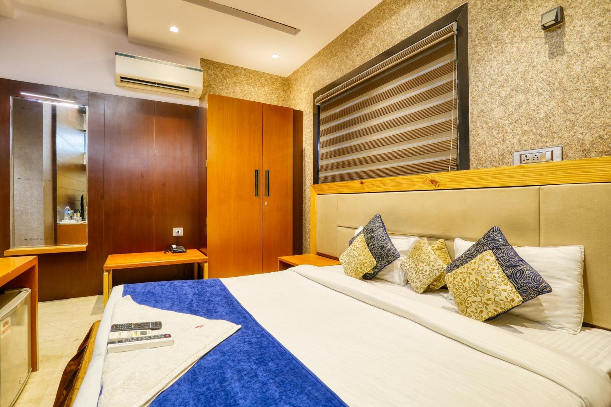 The Ashoka Hotel Indore Eksteriør bilde
