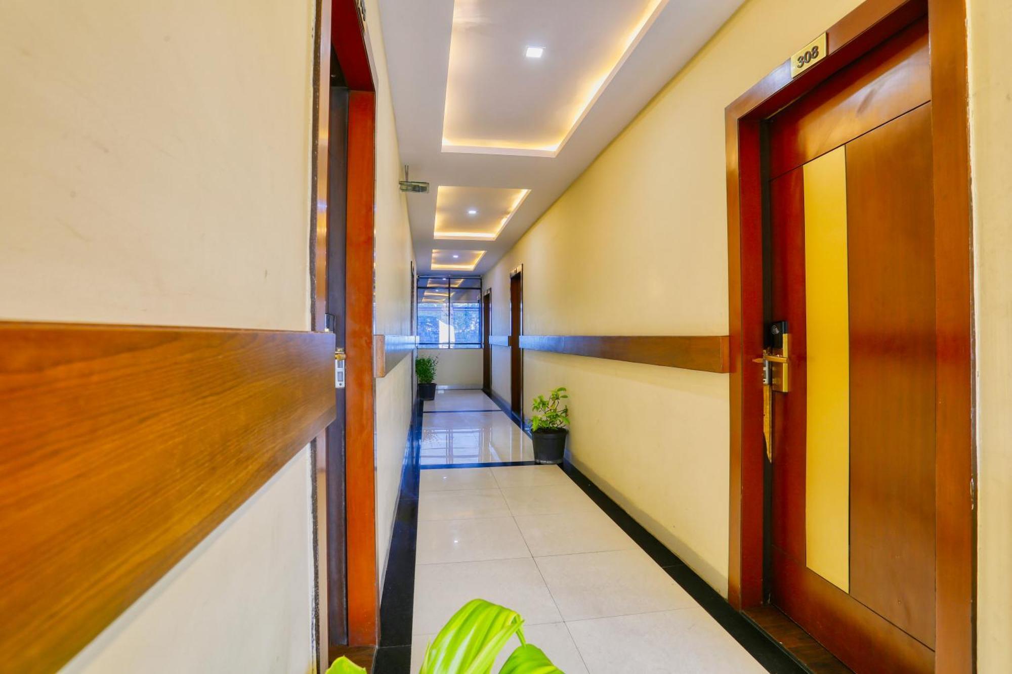 The Ashoka Hotel Indore Eksteriør bilde