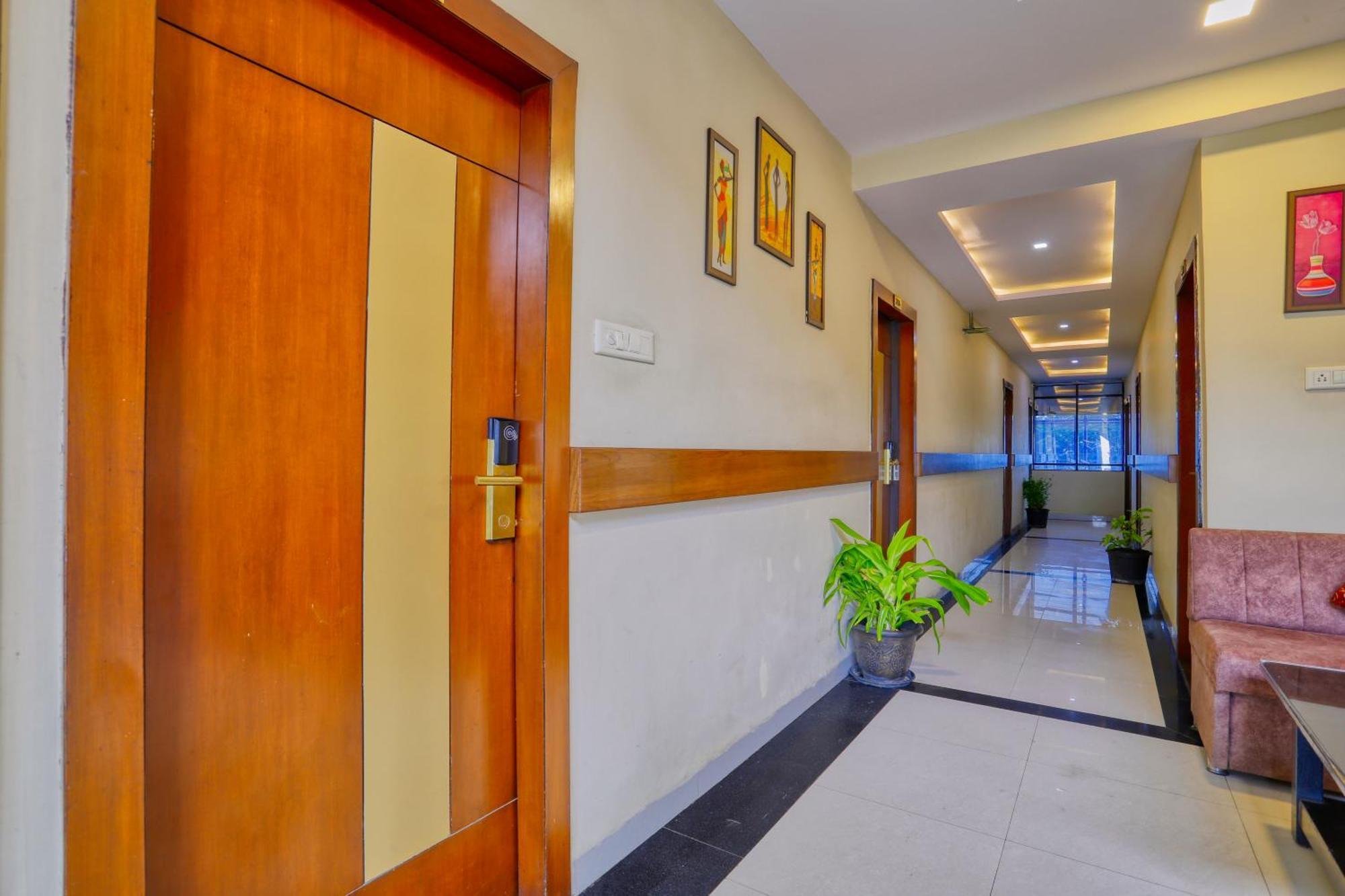 The Ashoka Hotel Indore Eksteriør bilde
