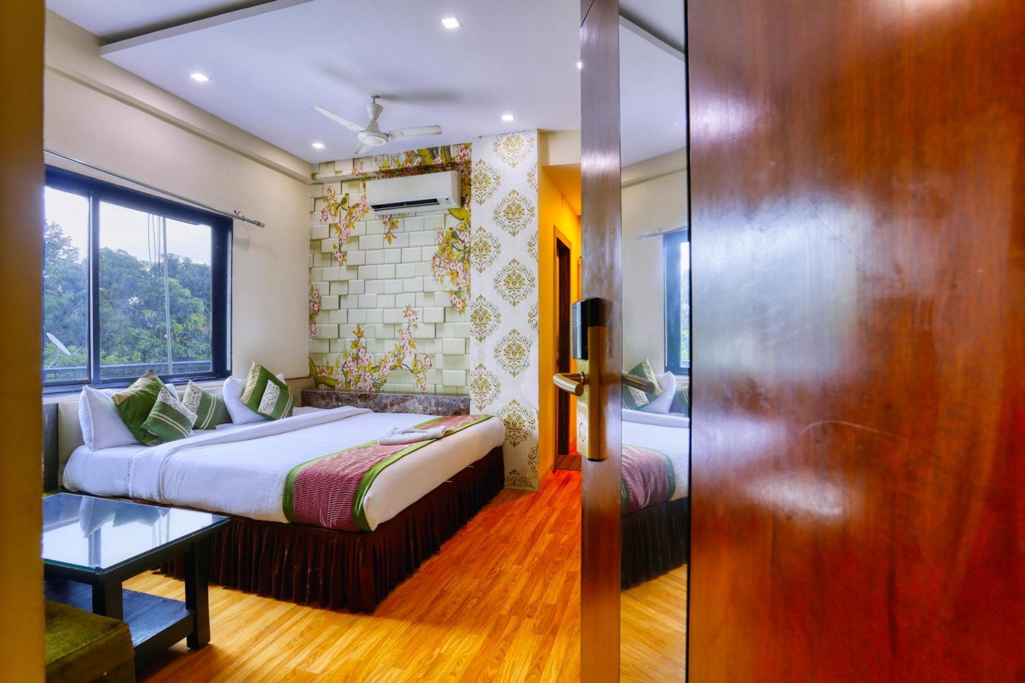 The Ashoka Hotel Indore Eksteriør bilde